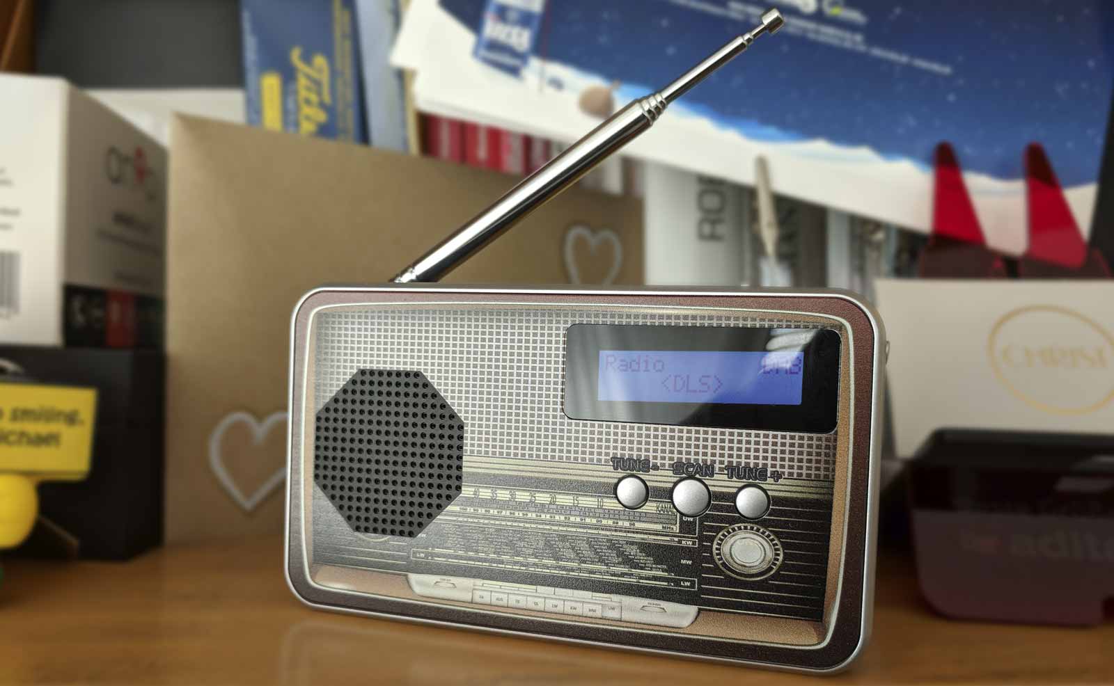 miko® Digitalradio DAB / FM im Retro Stil